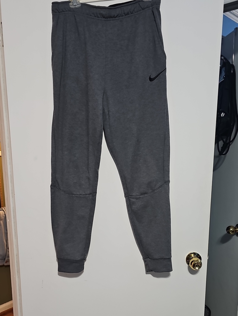 Nike Charcoal Gray Jogger Sweatpants with Swoosh Mens Medium Basketball Football